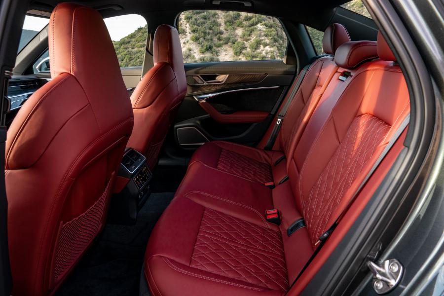 Интерьер Audi S6 Sedan TFSI (C8) 2020 года  (NA) (фото 22 из 24)